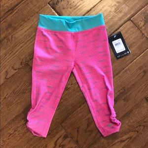 Girls Nike cropped leggings
